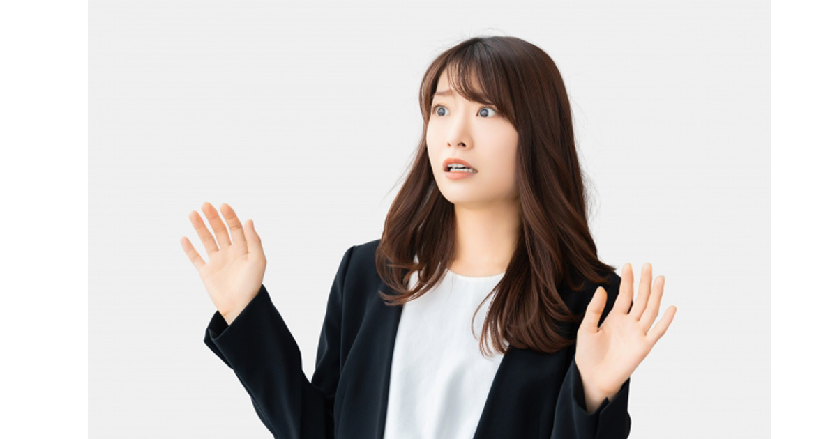 英語の授業が全部英語で驚く女性